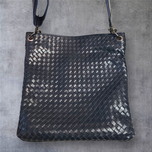 Bottega Veneta Black Intrecciato Messenger Bag - Navy Blue - Picture 3 of 13